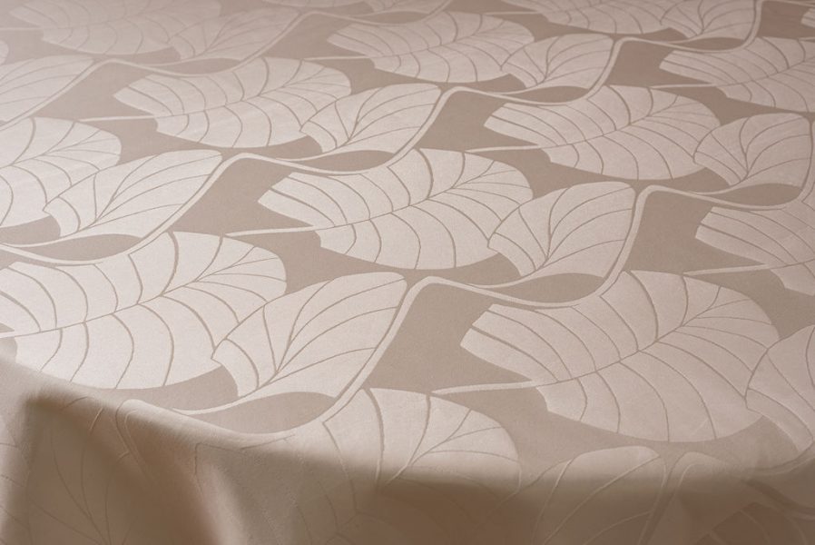 10. MANTEL AVANT GARDE DISEÑO HOJAS RI35 CRUDO:NEU